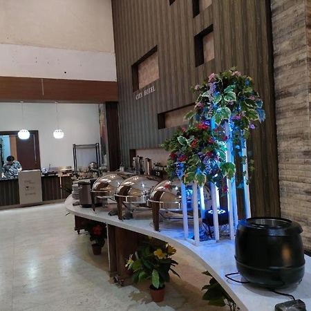 City Hotel טאסיקמאלאיה מראה חיצוני תמונה