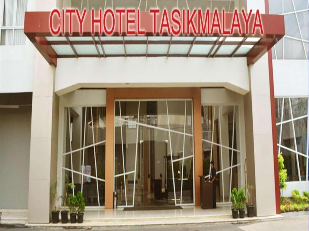 City Hotel טאסיקמאלאיה מראה חיצוני תמונה