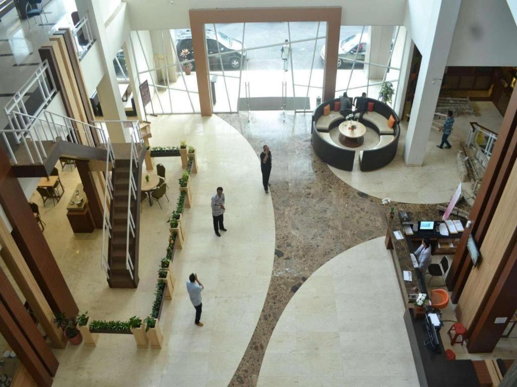 City Hotel טאסיקמאלאיה מראה חיצוני תמונה