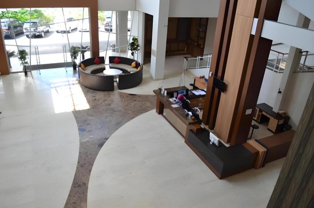 City Hotel טאסיקמאלאיה מראה חיצוני תמונה